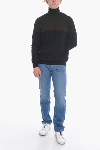 Maglia a Collo Alto Bicolore in Lana Aran