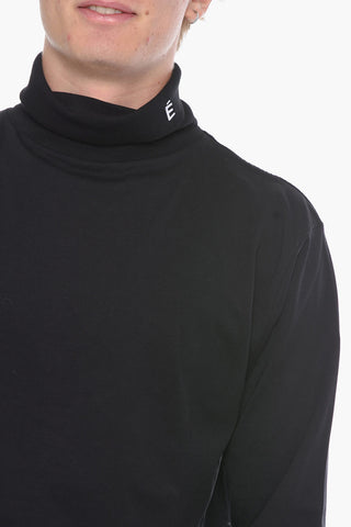 T-shirt a Collo Alto con Logo Ricamato