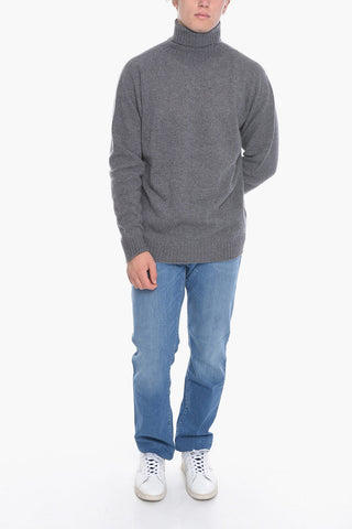 Maglia a Collo Alto in Lana Vergine e Cashmere