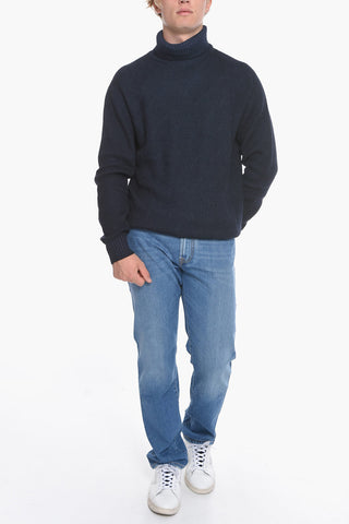 Maglia a Collo Alto in Lana Vergine Aran