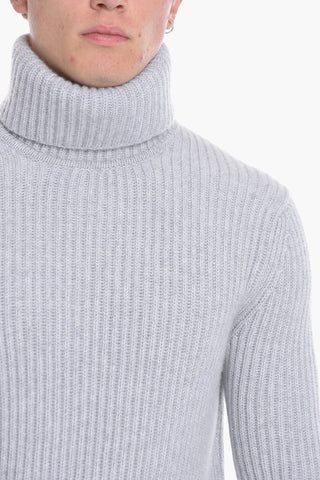 Maglia a Collo Alto in Cashmere a Coste