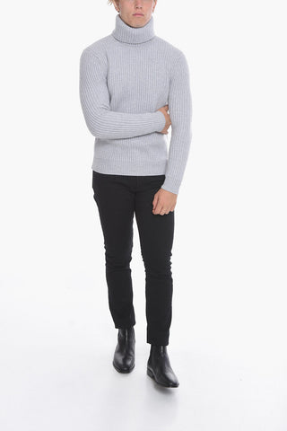 Maglia a Collo Alto in Cashmere a Coste