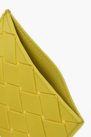 Leather and Rubber Card Holder with Intreccio Effect