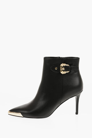 JEANS COUTURE 인조가죽 앵클 부츠 SCARLETT 사이드 지퍼 골드 디테일 9cm 굽