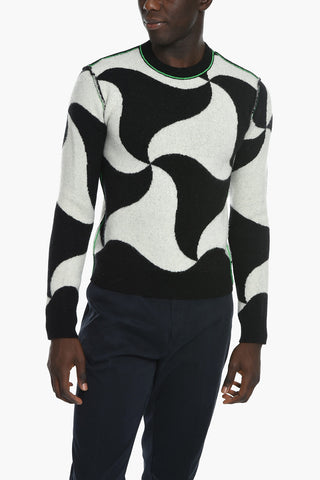 Pullover in Lana con Motivo Geometrico e Cuciture a Vista