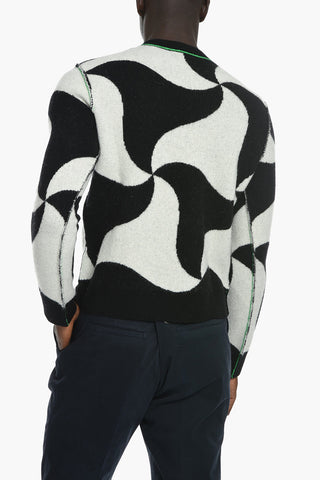 Pullover in Lana con Motivo Geometrico e Cuciture a Vista
