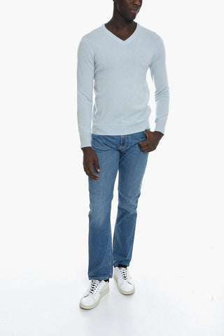 Cashmere Sweater with V-neckline