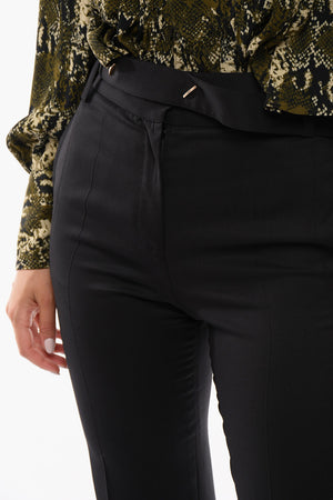 Schurwollhose mit Knöchelschlitz und Gürtel
