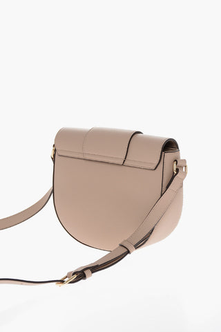 LOVE Schultertasche aus Kunstleder mit doppelten Metallherzen