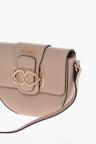 LOVE Schultertasche aus Kunstleder mit doppelten Metallherzen