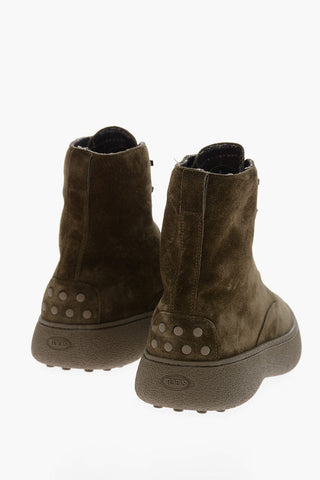 Stivaletto in Suede Allacciato con Logo Inciso
