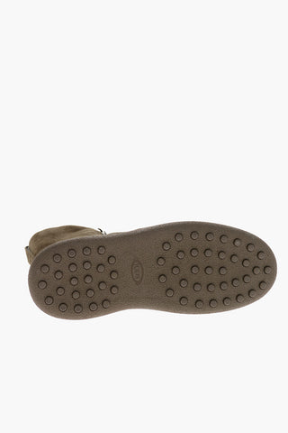 Stivaletto in Suede Allacciato con Logo Inciso