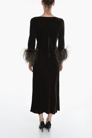 Maxi Vestito In Velluto Con Polsini Staccabili Con Piume