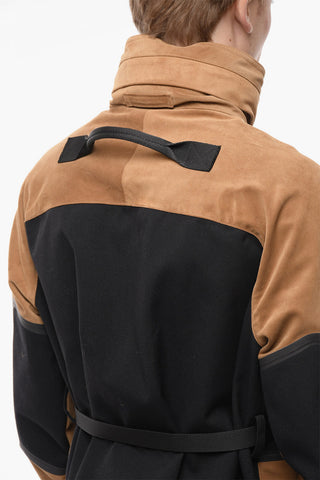 Giacca a Vento Multitasca con Inserti in Suede e Chiusura in Velcro