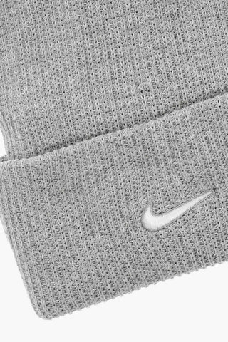 Beanie UNISEX UTILITY SWOOSH in Maglia con Ricamo Logo