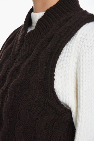 Cable Knit Sleeveless HUSKE V-Neck Sweater Sleeveless