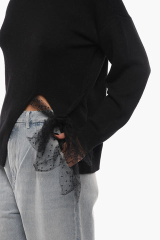 Maglia Girocollo con Spacco Frontale e Fiocco in Tulle Point D'Esprit