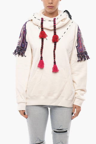 Kapuzensweatshirt mit Patches und Quasten