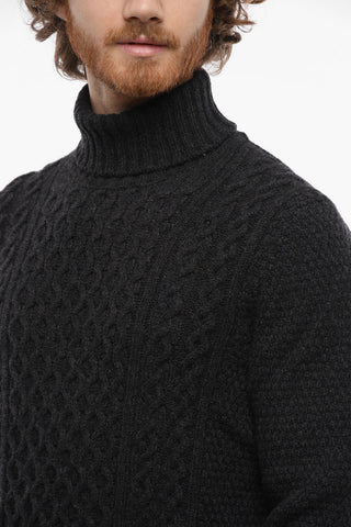 Maglia a Collo Alto in Lana Aran