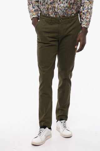 Pantaloni Chino con Slim Fit