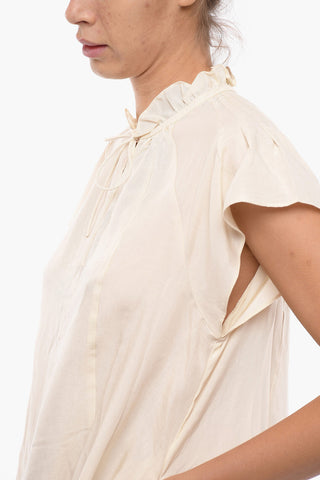 Ausgestelltes Kleid KAROOKH mit kurzen Raglanärmeln und Rüschenkragen