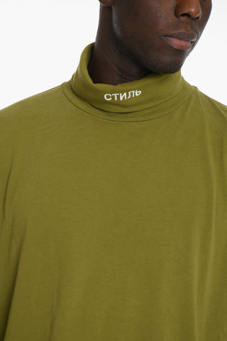 Lightweight Solid Color Turtleneck Sweater