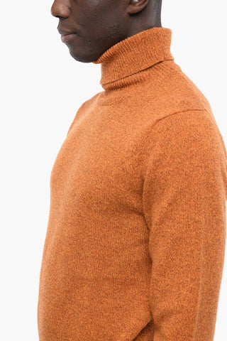 Maglia a Collo Alto in Lana Vergine