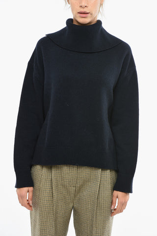 Pullover a Collo Alto con Lunghezza Assimmetrica e Spacchi Laterali