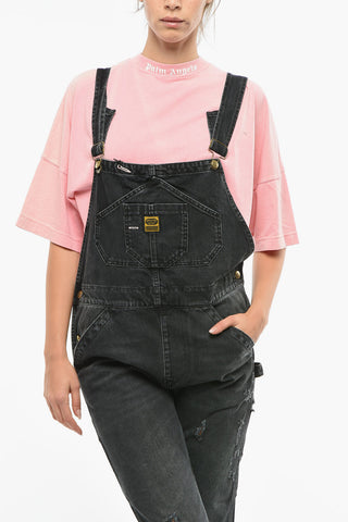 Latzhose aus Denim mit goldfarbenen Logoknöpfen