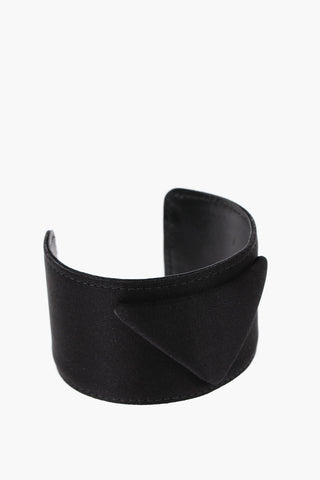 Bracciale Cuff in Satin con Monogram in Rilievo