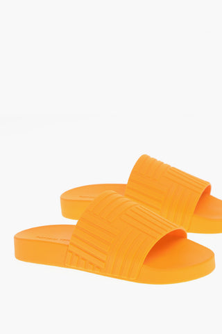 Ergonomic-rubber SLIDER Slides in Geometric Motif
