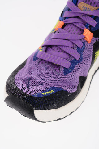 Contrast Sole Printed Low-Top Sneakers