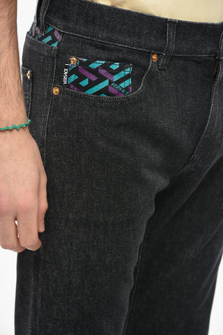 Taylor-fitting Stretchy Denim Jeans with GRECA Motif 17,5cm