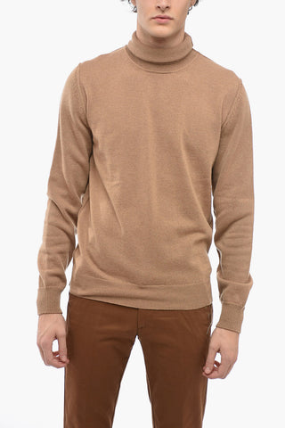 UNISEX MM4 Cashmere Turtleneck Sweater with Visible Stitching