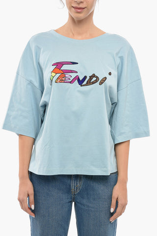 T-shirt con Scollo a Barca e Logo Ricamato con Paillettes