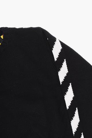 Lightweight Crew-neck Sweater with Contrasting Details