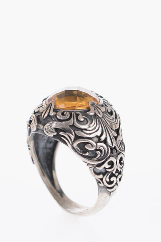 Anello in Argento con Motivo Barocco e Pietra Centrale