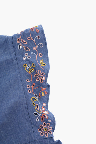 Vestito in Cotone Chambray con Dettagli Traforati e Manica Volant