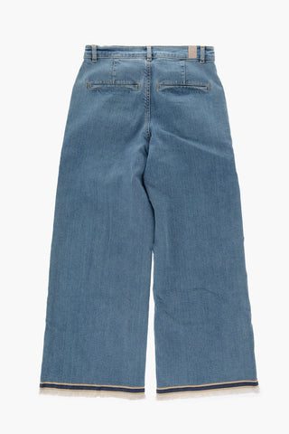 Jeans with Frayed Hem