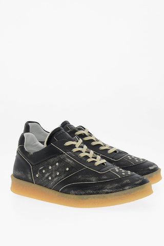 Sneakers Basse in Pelle Effetto Cracke con Borchie