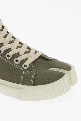MM22 Canvas TABI Sneakers