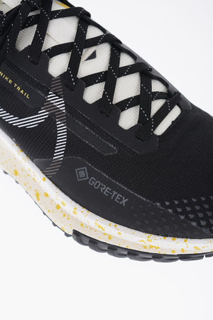 Low-top-Sneaker PEGASUS TRAIL 4 aus Textil mit kontrastierender Sohle