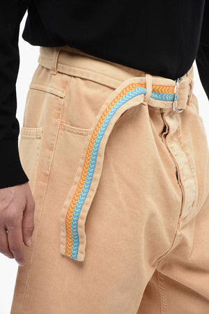 Denim-Shorts mit besticktem Gürtel