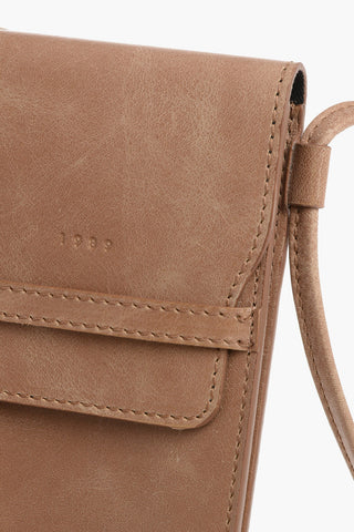 Portacellulare in Pelle con Tracolla