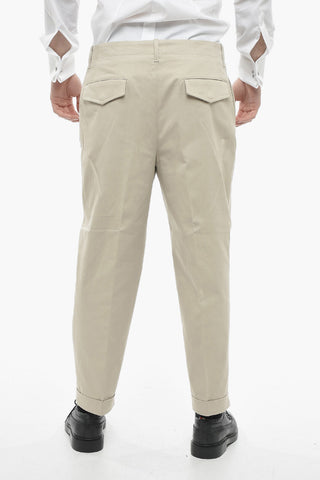 Pantaloni Cropped con Risvolto e Tasche Posteriori ad Aletta