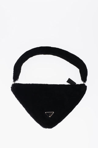 Mini Bag a Triangolo in Pelliccia con Logo a Contrasto