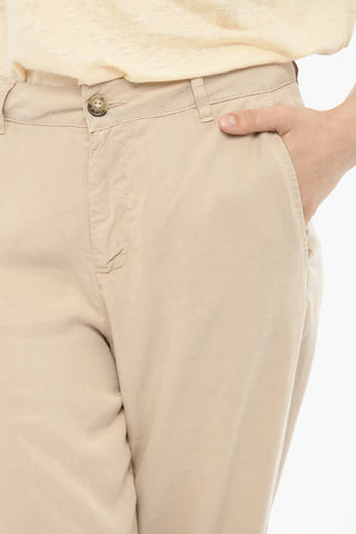 Pantaloni Svasati a Una Pince