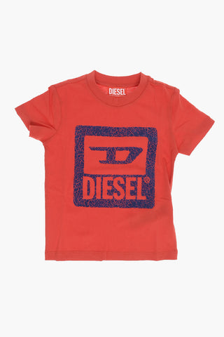 RED TAG T-Shirt TVACHI in Tinta Unita con Logo Crackled