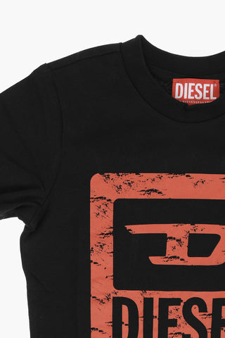 RED TAG Logo Printed TNUF Crew-neck T-Shirt