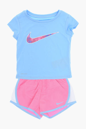 Set mit Rundhals‑T‑Shirt und Shorts mit Logodruck